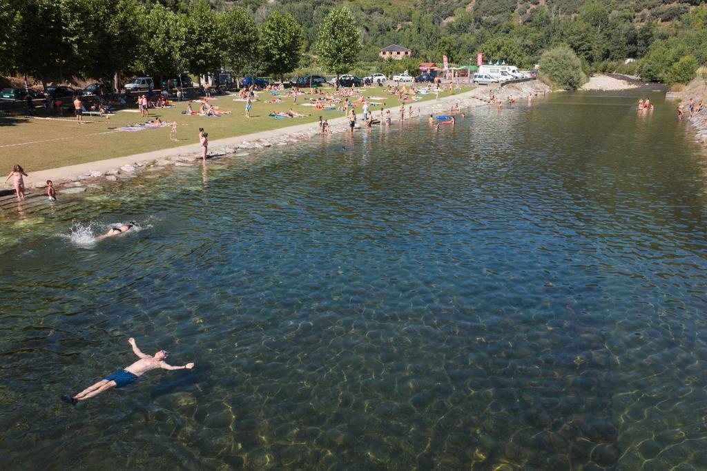 Hostal Tres Campanas Villafranca Del Bierzo Dış mekan fotoğraf